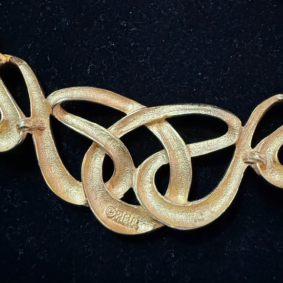 Vintage Erwin Pearl P.E.P. Gold-Tone Interlocked Twisted Design Choker/Necklace - Picture 6 of 6